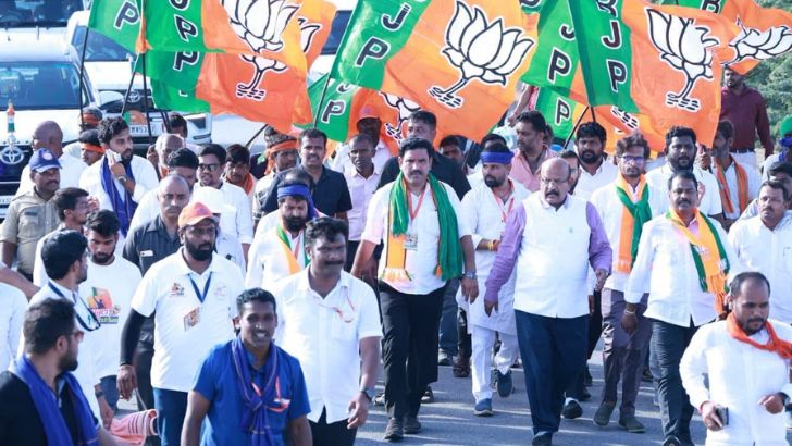 https://salarnews.in/public/uploads/images/newsimages/maannewsimage02092026_161040_padayatra (1).jpg